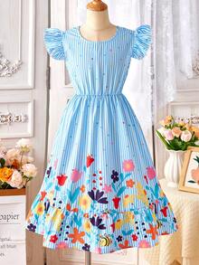 Vestido para niñas preadolescentes, con base de rayas azul y blanco, con estampados florales coloridos y lindos diseños de abejas impresos en la falda, lleno de vitalidad primaveral. Diseño calado en la espalda, combinado con un lazo rojo prominente, tanto lindo como exquisito. Las mangas acampanadas y el bajo con volantes le dan un toque dulce y alegre, el estilo general es animado y adorable, muy adecuado para salidas diarias o uso en vacaciones, mostrando por completo la inocencia y el encanto de la infancia. - Multicolor - Ver 2