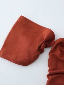 NostaNoir Bộ đồ hai mảnh gồm áo hai dây gợi cảm và chân váy ngắn, thích hợp cho kỳ nghỉ biển. - Rỉ Nâu - Xem 6