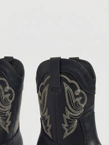Daringsoles 女士时尚复古西部粗跟性感尖头粗跟套脚PU皮刺绣节日鞋 - 黑色1 - 查看 8