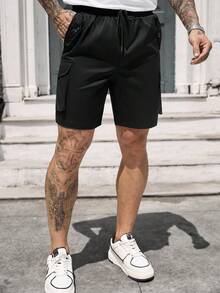 Manfinity CasualCool 男士休闲弹力腰多口袋工装短裤，适合日常休闲穿着、周末外出、旅行、与朋友聚会等场合。这款百搭短裤是男士衣橱必备单品，也是送给男友或丈夫的绝佳礼物。 - 黑色 - 查看 3
