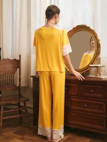 Conjunto de pijama holgado con cuello en V y ribete de encaje de color contrastante, elegante y romántico para mujer - Amarillo - Ver 2