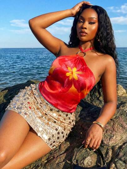 SHEIN SXY Áo croptop ngắn hở lưng, chất liệu dệt kim co giãn cao, in họa tiết hoa màu cam đỏ. Thích hợp cho mùa xuân/hè, phong cách thường ngày, đi nghỉ mát, du lịch, hội chợ âm nhạc, tiệc hóa trang, kỳ nghỉ biển, hẹn hò, sinh nhật, tiệc độc thân, câu lạc bộ. Dễ thương, giản dị, đi mua sắm, dạo phố, đi chơi. Dễ phối đồ và giúp bạn trông thon gọn, tôn dáng.