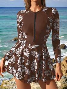 Swim SPRTY Traje de baño de una pieza con cremallera al frente, estampado de hojas tropicales blanco y negro en patchwork, diseño modesto para la playa, surf, deportes - Marrón - Ver 3