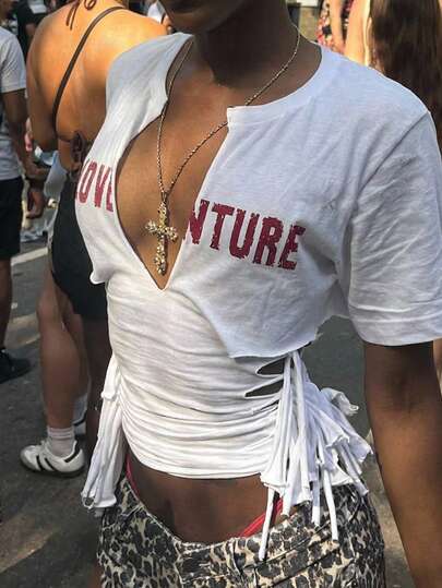 Muchica Áo thun trắng in họa tiết, kiểu dáng sinh viên dành cho nữ.