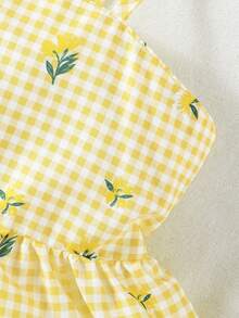 SHEIN Vintaside Kids 2件套女婴春夏度假风樱桃格子印花吊带上衣和短裤 - 黃色 - 查看 5