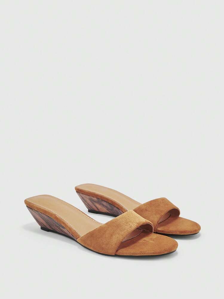 CUCCOO BIZCHIC Women Gladiator Sandals