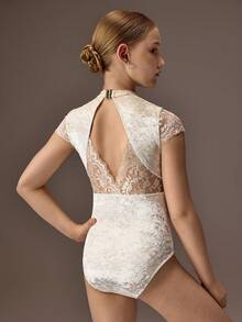 SHEIN Áo liền quần múa ba lê màu trắng cho bé gái tuổi teen, phần trên thiết kế ren thanh lịch, chất liệu nhung sang trọng, kiểu dáng duyên dáng và trang nhã, phù hợp cho mùa hè và mọi mùa. - Màu be - Xem 3