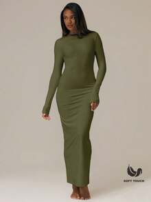 MUSERA ESSENTIALS 柔软如黄油般的长袖修身中长连衣裙，春夏基础款可爱休闲度假连衣裙 - 軍綠色 - 查看 1