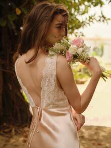SilkySpell Váy ngủ Pyjama Satin hở lưng có ren tương phản - Rượu sâm banh - Xem 10
