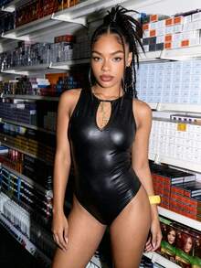 Slouenne Slouenne Bộ đồ liền thân gợi cảm mới mùa Xuân/Hè dành cho nữ: Thiết kế cắt xẻ táo bạo, không tay, cổ tròn, ôm sát, phù hợp cho nhiều dịp, phong cách đường phố đa năng. - màu đen - Xem 5