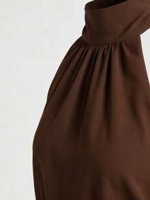 SHEIN ChicEase 2026新款棕色露背系带荷叶边迷你连衣裙，无袖高领露背A字裙，适合派对、日常休闲穿着。 - 棕色 - 查看 5