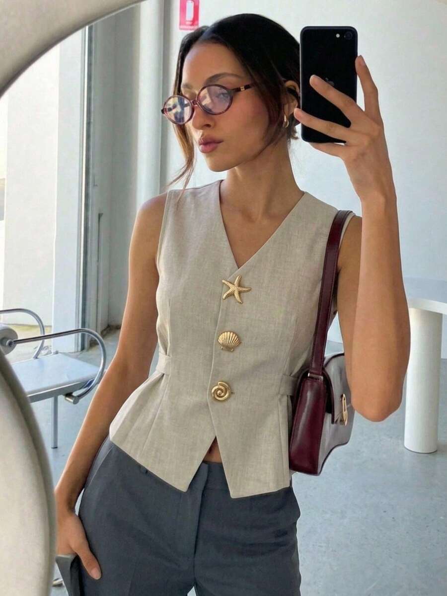 Aloruh Elegante chaleco de vestir informal de color caqui sin mangas, chaqueta de unicolor de verano con decoración de botón de metal - Caqui - Ver 1