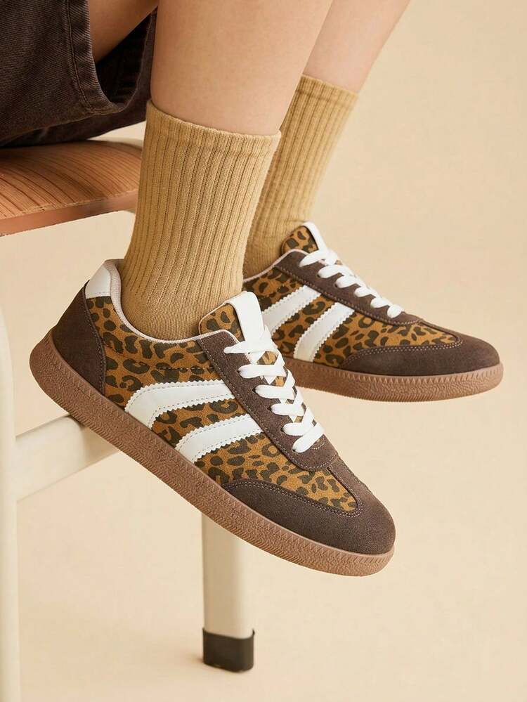 CUCCOO EASI Women's Lace-Up Splicing Leopard Print Round Toe Flat-Bottomed Casual Sneakers Comfortable Daily Outdoor Casual PU Leather Brown Leopard Print Casual Sneakers