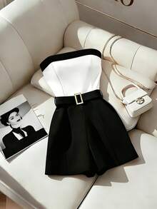 SHEIN Franclia 女士时尚撞色抹胸连体裤，采用撞色抹胸设计和高腰金属扣腰带，垂坠感面料，适合约会或日常出行。产品特点：女士时尚性感抹胸连体裤，优雅撞色连体裤，收腰显瘦连体裤，时尚名媛连体裤，别致黑白撞色连体裤。 - 黑與白 - 查看 4