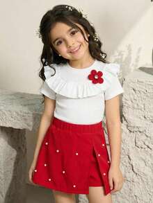 SHEIN Elladie kids 两件套女童休闲新款T恤套装，女童两件套，白色荷叶边领罗纹上衣配红色花朵胸针+红色珍珠装饰短裙套装，幼儿儿童优雅短袖上衣和高腰开衩短裙，适合派对、生日、休闲场合。女童衬衫，女童裙装，女童春季服装，女童套装，3-4岁女童每日穿搭，夏季服装……柔软连衣裙，魅力连衣裙，时尚正式连衣裙，基础款，度假风，派对装扮 - 彩色 - 查看 4