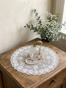 Cirelle 1件装刺绣小花餐垫，防滑静音托盘，精致花卉刺绣，底部防滑，静音设计，圆形，多种颜色可选，可重复使用，兼具装饰性和实用性，是家庭餐桌、厨房台面、咖啡桌、派对、野餐、房间装饰的理想之选，也是节日礼物、派对礼品、情人节礼物的完美之选，适合成人、男士、女士、家人和朋友使用。 - 彩色 - 查看 12