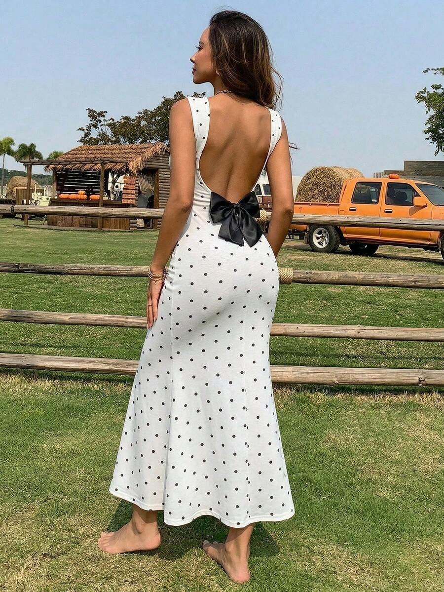 DAZY Charmantes figurbetontes langes Nachthemd mit Polka Dots und rückenfreiem Design für Damen Pyjamas - Weiss - Übersicht 1