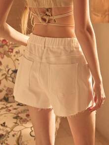 MOTF STUDIO 女士棉质刺绣百搭牛仔短裤 - 白色 - 查看 5