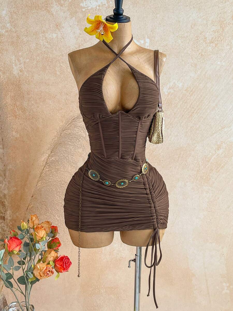 Soleia 女士针织镂空抽绳露背性感迷你连衣裙，适合派对、约会、情人节、复活节、狂欢节、下午茶、海滩、邮轮、秋冬季城市度假、感恩节和新年等场合。 - 咖啡棕 - 查看 1