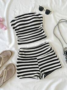SHEIN Conjunto de top bandeau con volantes a rayas y shorts para adolescentes - Blanco y Negro - Ver 1