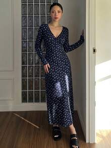 DAZY Long Ditsy Floral V-Neck Ruched Design Nightgown, Fall Pajama, Winter - Navy Blue - View 2