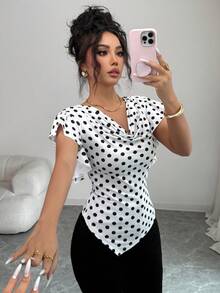 SHEIN Elenzya Áo thun nữ cổ điển in chấm bi đen trắng, tay áo bèo nhún bất đối xứng, dáng ôm, vạt áo bất đối xứng, thanh lịch, thích hợp mặc đi nghỉ mát và công sở. - Đen và trắng - Xem 6