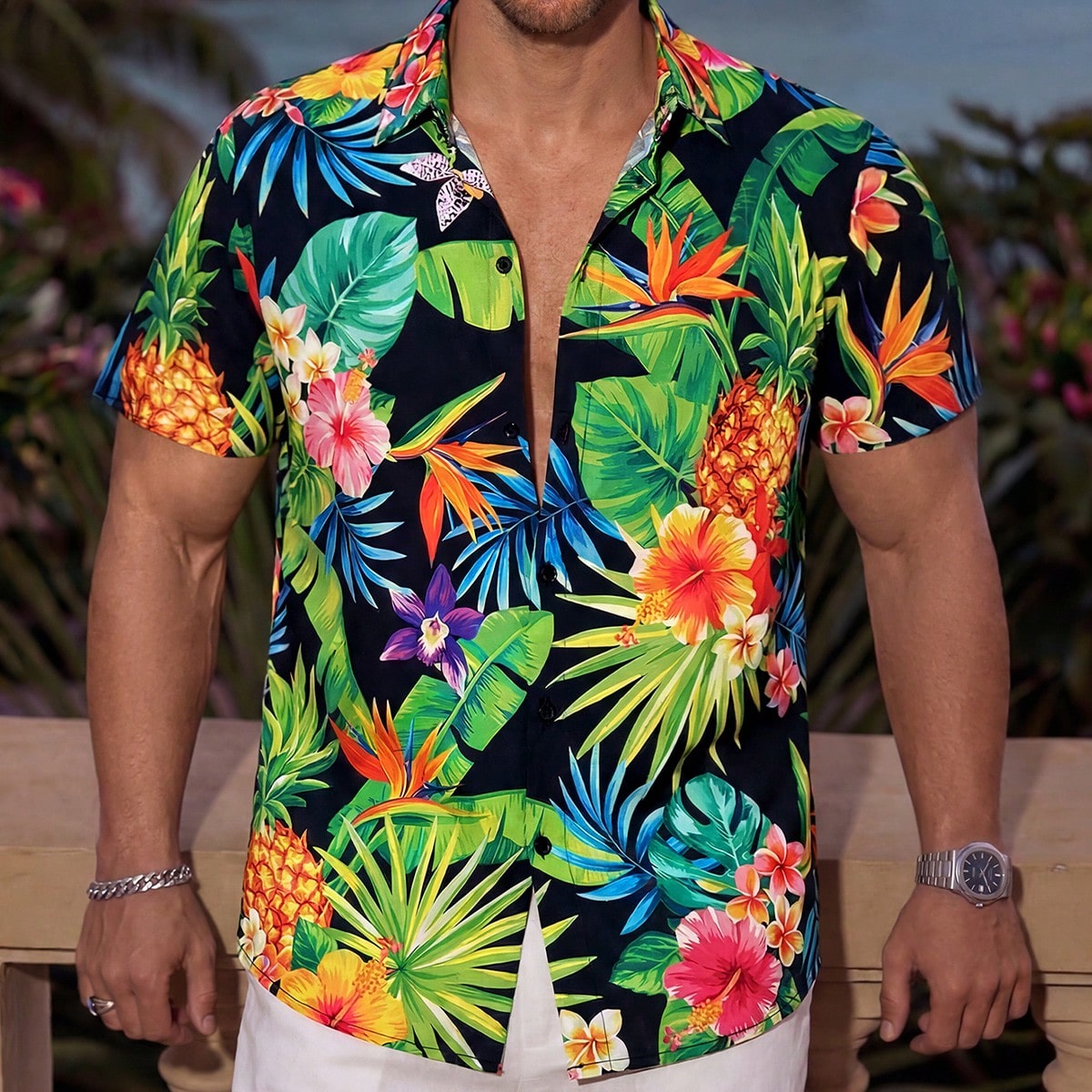 Camisa de manga corta para hombre de corte regular con estampado digital de elementos combinados de plantas tropicales y piñas, estilo de moda casual