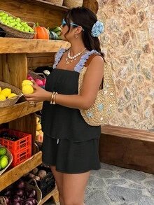 SHEIN Holidaya بدلة كاجوال للنساء كبيرات الحجم للربيع/الصيف بياقة مربعة وطباعة مخططة بألوان متباينة قصة A-line للعطلات - الأسود - مشاهدة 4