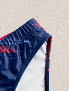 Mercer Haus 蓝红渐变泼墨印花男士速干透气三角泳裤，时尚休闲沙滩/泳池泳装 - 寶藍色 - 查看 3