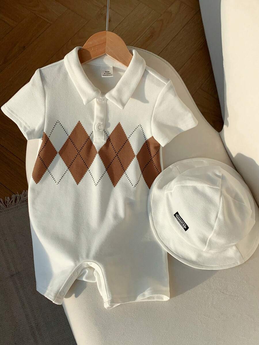 SHEIN 2pcs Set Includes Hat & Baby Boy Cute White Summer Family Matching Collegiate Argyle Pattern Lapel Romper Outfit,Suitable For Birthday Party,Wedding - Brown - View 1