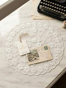 Cirelle 1件装刺绣小花餐垫，防滑静音托盘，精致花卉刺绣，底部防滑，静音设计，圆形，多种颜色可选，可重复使用，兼具装饰性和实用性，是家庭餐桌、厨房台面、咖啡桌、派对、野餐、房间装饰的理想之选，也是节日礼物、派对礼品、情人节礼物的完美之选，适合成人、男士、女士、家人和朋友使用。 - 彩色 - 查看 8