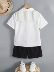SHEIN Little Byeori Set de 3 piezas: Compra 2 y llévate 1 gratis. Chal a rayas versátil, cómodo y suave al tacto. Camisa de algodón y lino, y pantalones cortos holgados, adecuados para primavera/verano, uso diario, deportes, salidas, campus, reuniones, festivales, actuaciones y sesiones de fotos. - Multicolor - Ver 4