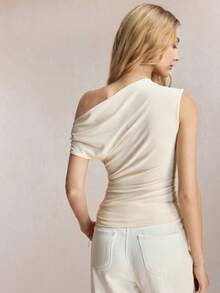 BizChic 夏季新款奶油色不对称剪裁不对称领口肩部褶皱镂空腰部收褶修身纹理针织弹力T恤，百搭夏季服饰 - 杏色 - 查看 2