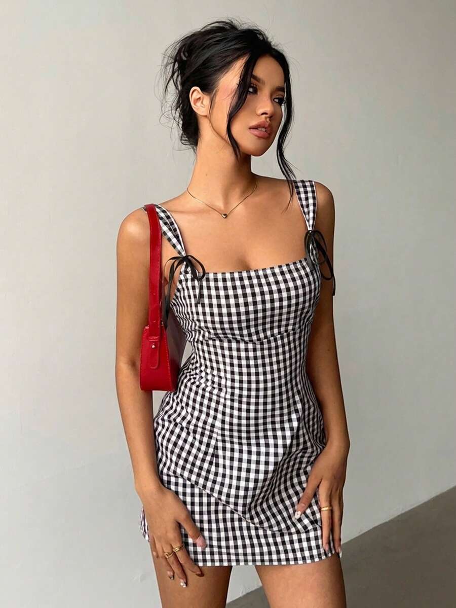 Aloruh Woman Dress Ladies DressesLadies' Plaid Vacation Dress - Black and White - View 1