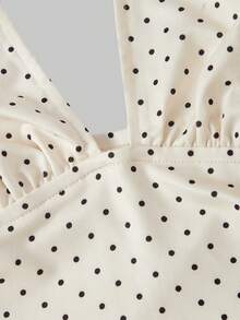 Sweetness Đầm cổ chữ V màu be chấm bi lãng mạn cổ điển, vạt bất đối xứng, thích hợp cho kỳ nghỉ. - Màu be - Xem 9