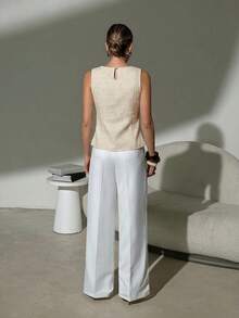 Lavishia 女士纯色简约无袖衬衫，休闲装 - 杏色 - 查看 2