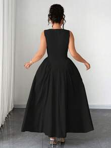 Elenzga Gaun Midi Wanita Ukuran Plus Warna Hitam Elegan Formal dengan Leher Persegi dan Tali Bahu Tipis, Model A-Line dengan Detail Kerut, Cocok untuk Makan Malam, Pernikahan, dan Pesta Musim Gugur. - Hitam - View 2