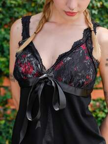 Ananda Vibes Top camiseta sin mangas con lazo frontal y patrón de rosa de encaje para mujer - Negro - Ver 6