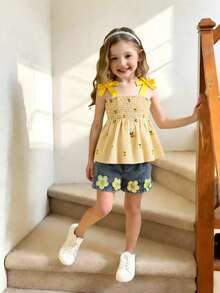 SHEIN Playful Pals Bộ 2 món cho bé gái, kiểu dáng thường ngày, dễ thương, gồm áo hai dây thắt nơ và quần short thêu hoa, thích hợp cho mùa xuân/hè. - Màu vàng - Xem 3