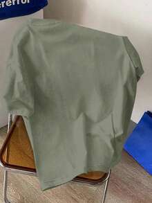 Manfinity Joysei 男士休闲熊图案压花橄榄绿修身短袖T恤，夏季款 - 橄欖綠 - 查看 4