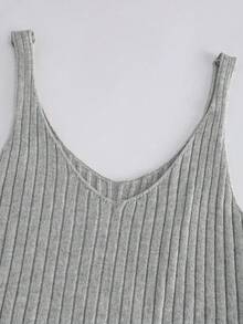 SHEIN Đầm hai dây dáng rộng, thoải mái, gợi cảm, thanh lịch, màu trơn tối giản, cao cấp, dây mảnh cổ chữ V, kiểu dáng duyên dáng hàng ngày, hẹn hò, cực kỳ đơn giản nhưng quyến rũ, quý cô dịu dàng, phong cách Pháp thư thái, cổ điển thoải mái, trang phục đi làm, nghỉ dưỡng, đầm len dệt kim màu kaki dành cho nữ. - Màu Xám nhạt - Xem 7
