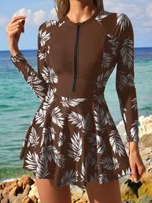 Swim SPRTY Traje de baño de una pieza con cremallera al frente, estampado de hojas tropicales blanco y negro en patchwork, diseño modesto para la playa, surf, deportes - Marrón - Ver 5
