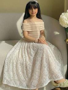 SHEIN 青少年女孩春/夏休閒優雅拼接縮褶下擺露肩對比蕾絲長洋裝 派對禮服 正式洋裝 對比蕾絲提花洋裝 杏色 - 杏色 - 查看 7