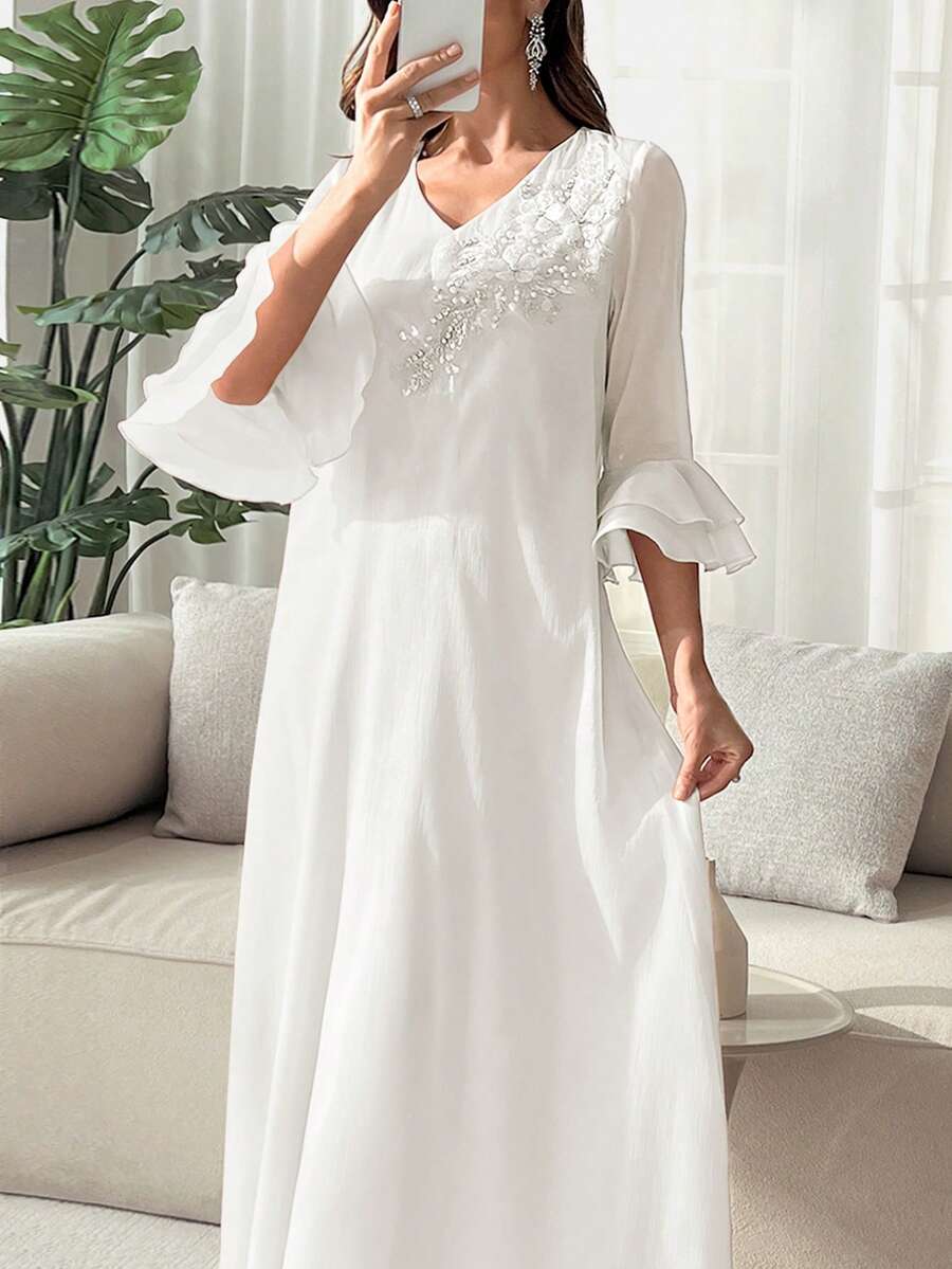 SHEIN Najma Vestido de estilo árabe con cuello en V, mangas con volantes y bordados florales para mujer, primavera/verano - Blanco - Ver 1