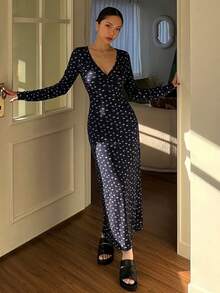 DAZY Long Ditsy Floral V-Neck Ruched Design Nightgown, Fall Pajama, Winter - Navy Blue - View 3