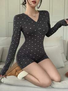 DAZY 女士修身连体衣，蝴蝶结印花，V领长袖，适合春夏秋三季穿着，女士家居服套装 - 黑色 - 查看 2