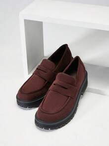 Solezae Mocasines de ante con suela gruesa y estilo slip-on para mujer - Estilos inspirados en diseñadores clásicos modernos, versátiles y elegantes para el día a día - Marrón - Ver 7
