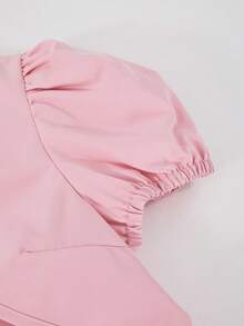 SHEIN Bộ đồ 2 món dành cho bé gái tuổi teen, váy dệt không tay cổ bèo nhún xếp ly với họa tiết bướm và hoa nhiều màu sắc, kết hợp với áo khoác cardigan ngắn màu trơn, thích hợp cho các dịp thường nhật, du lịch, dự tiệc vào mùa xuân/hè. - Nhiều màu - Xem 7
