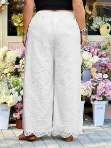 SHEIN CURVE+ Curve 尺码 US22 音乐节、海滨度假、波西米亚风女士刺绣休闲度假裤 - 白色 - 查看 2