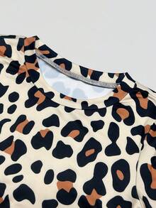 SHEIN تي شيرت أكمام قصيرة رقبة دائرية بلون أحادي + طباعة نمر للفتاة الصغيرة - متعدد الألوان - مشاهدة 5